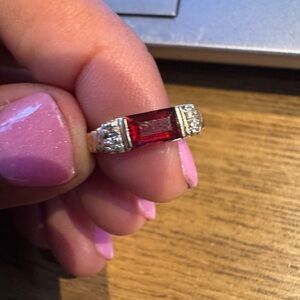 Vintage Garnet and diamond ring